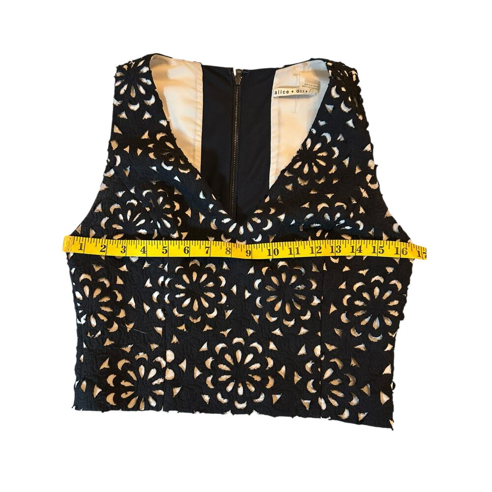 Alice + Olivia Black Floral Laser Cut Lyla Crop Top - Size 8 - Picture 5 of 9